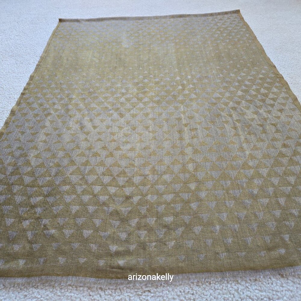 NWOT Cashmere Woven Scarf Lightweight Triangle Pattern With Subtle Gold Shimmer - Picture 9 of 16